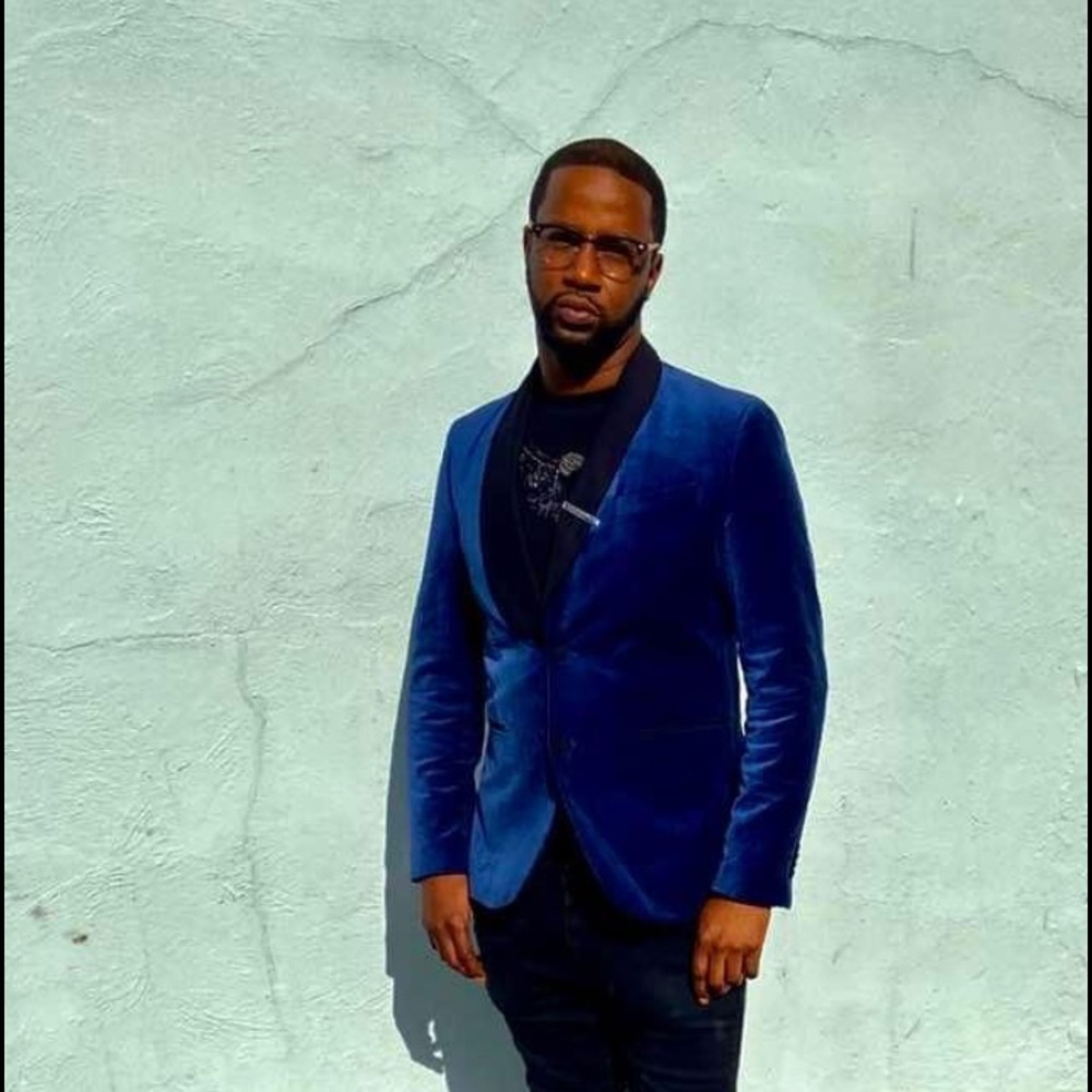 Meet your Posher, Elijah